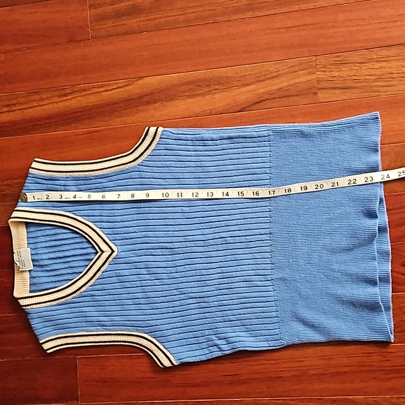 Vintage Sweater Vest size M rich light blue with tan and brown striped trim - Picture 5 of 5